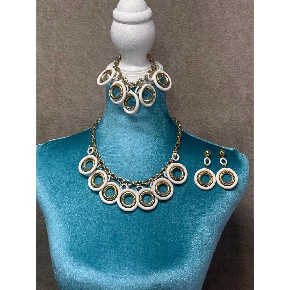 Vintage Mod White & Gold Circle Necklace Earring Bracelet Set Retro Statement